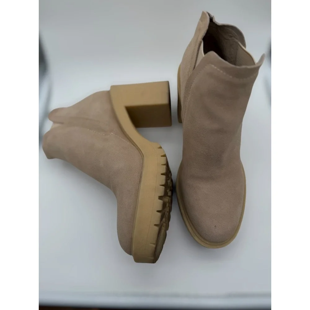 Dolce Vita Women Taupe Suede Lug Sole Chunky‎ Block Heel Ankle Booties Size 8
